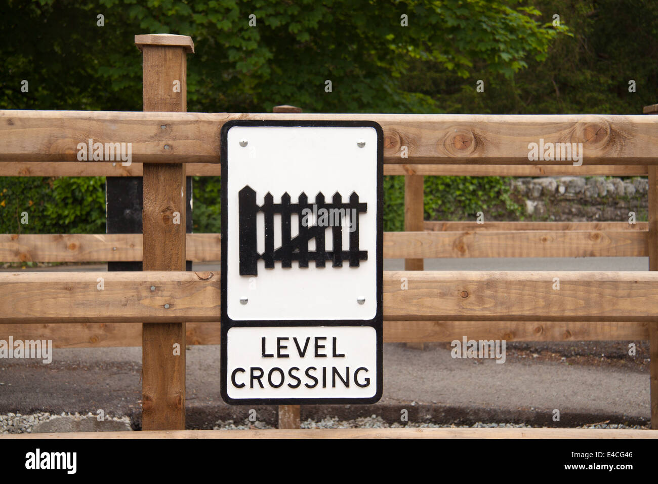 Passaggio a livello segno a Betws-y-Coed stazione, il Galles del Nord, Regno Unito. Foto Stock