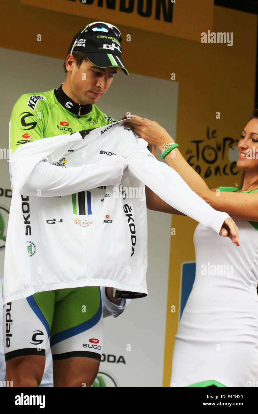 Peter Sagan Slovacchia con il Bianco di Jersey (Miglior giovane pilota) dopo la fase tre Cambridge a Londra nel 2014 Tour de France Foto Stock