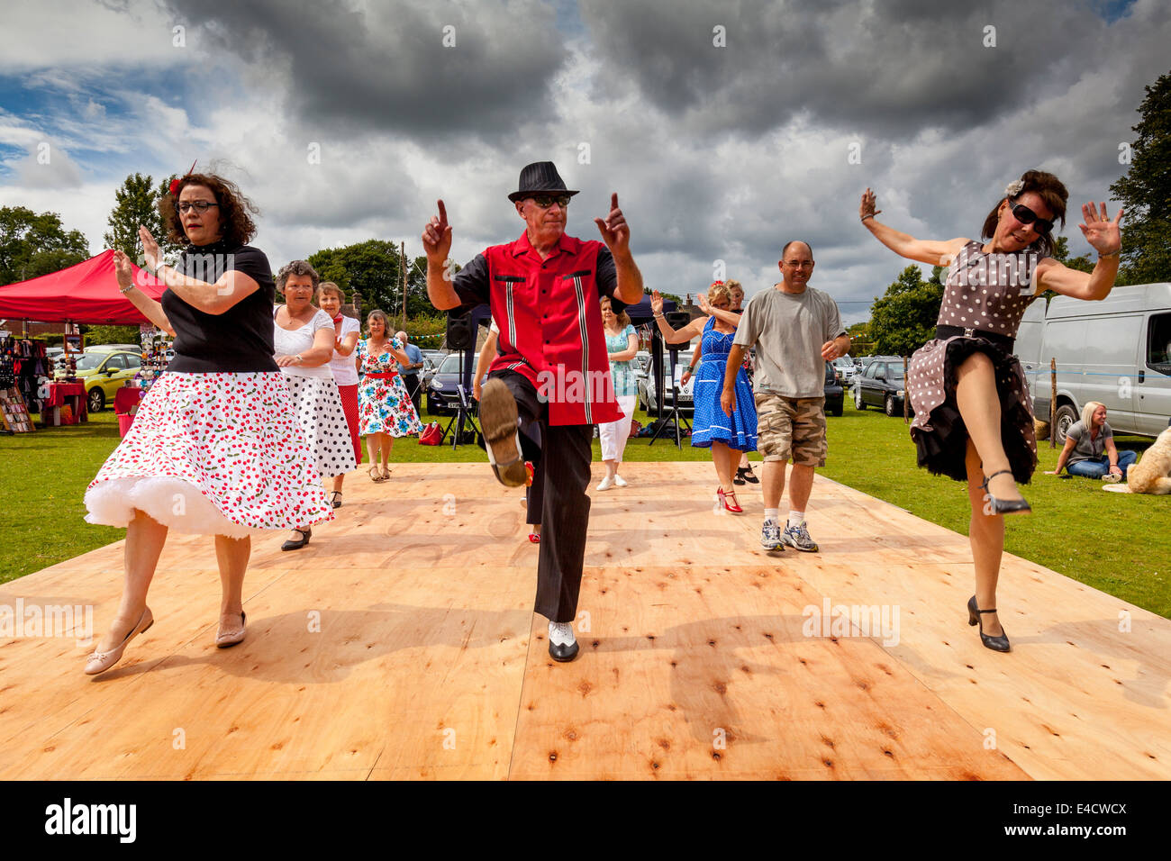 PJ's Jive Dance Club eseguire a Nutley Fete, Sussex, Inghilterra Foto Stock