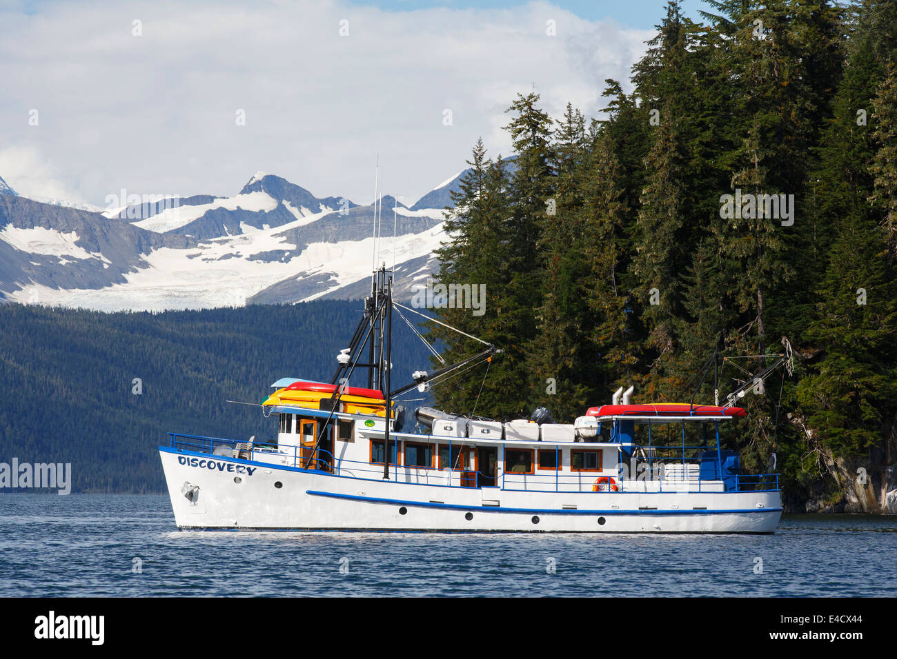 La M/V scoperta nel porto di pozzi, Prince William Sound, Chugach National Forest, Alaska. Foto Stock
