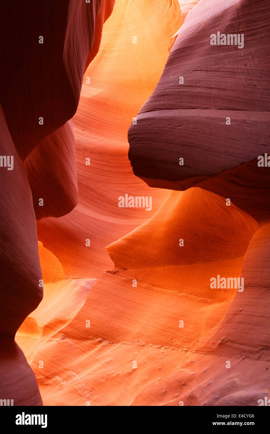 Abbassare Antelope Canyon Slot, parco Navajo, Pagina, Arizona. Foto Stock