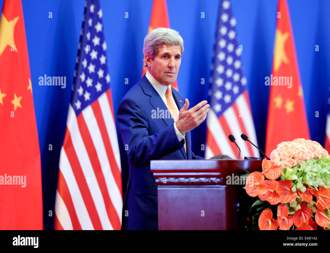 Pechino, Cina. 9 Luglio, 2014. Stati Uniti Il segretario di Stato John Kerry, come un rappresentante speciale degli Stati Uniti Il presidente Barack Obama, offre un intervento durante il sesto round della Cina-STATI UNITI Strategico e il dialogo economico (S&ED) a Pechino, capitale della Cina, 9 luglio 2014. Il sesto round di S&ed aperto a Pechino mercoledì. Credito: Zhang Duo/Xinhua/Alamy Live News Foto Stock