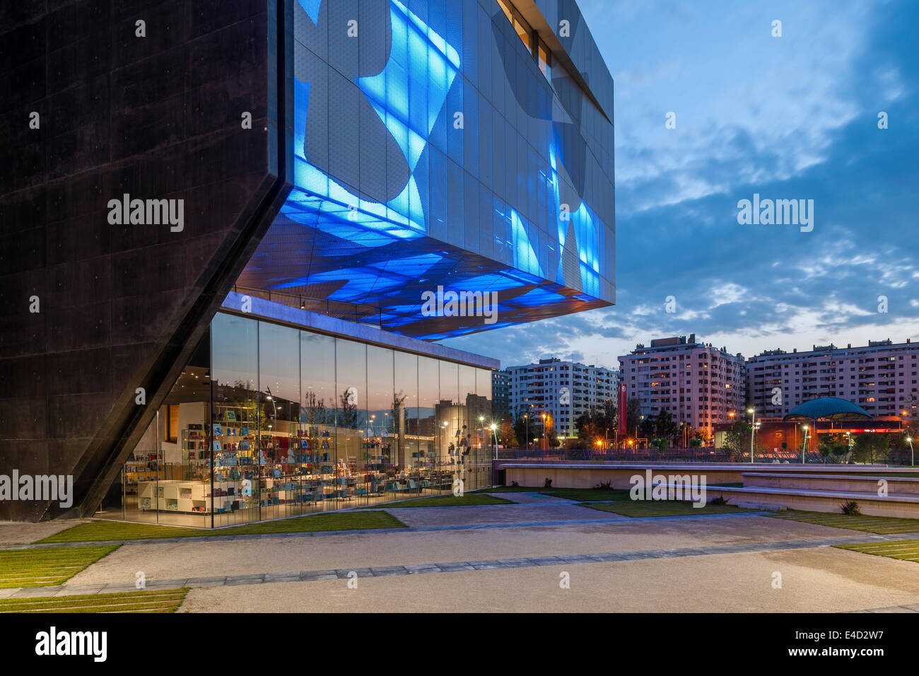 Caixa Forum, Zaragoza, Zaragoza, Spagna. Architetto: Estudio Carme Pinos, 2014. Foto Stock