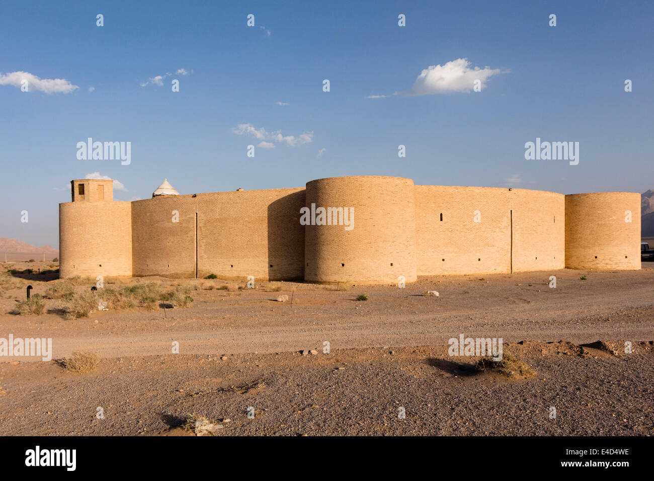 Robat-e Zayn al-Din Caravanserai, costruito dal governo Safavid di Kerman sulla Via della Seta, Yazd, Iran Foto Stock