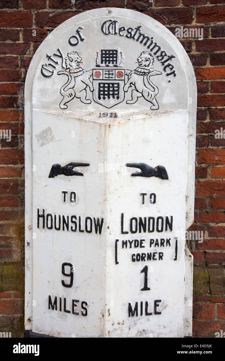 Una strada vittoriana segno di Londra vicino alla Royal Albert Hall, UK. Foto Stock