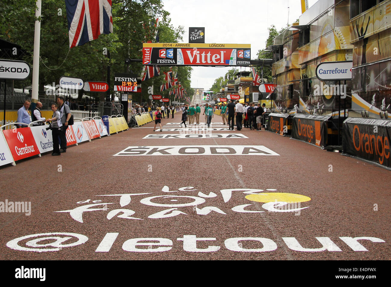 Skoda annunci al traguardo nel centro commerciale sulla scena tre Cambridge a Londra nel 2014 Tour de France Foto Stock