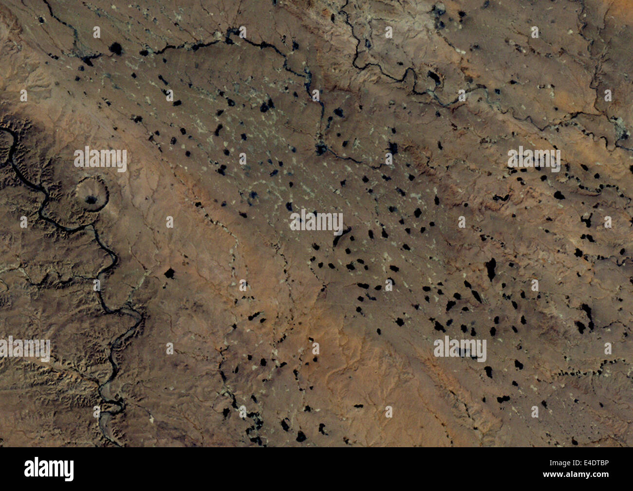 Talemzane Meteor cratere da impatto, Algeria, True Color satellitare immagine. True color satellitare immagine di impatto Talemzane struttura, Foto Stock