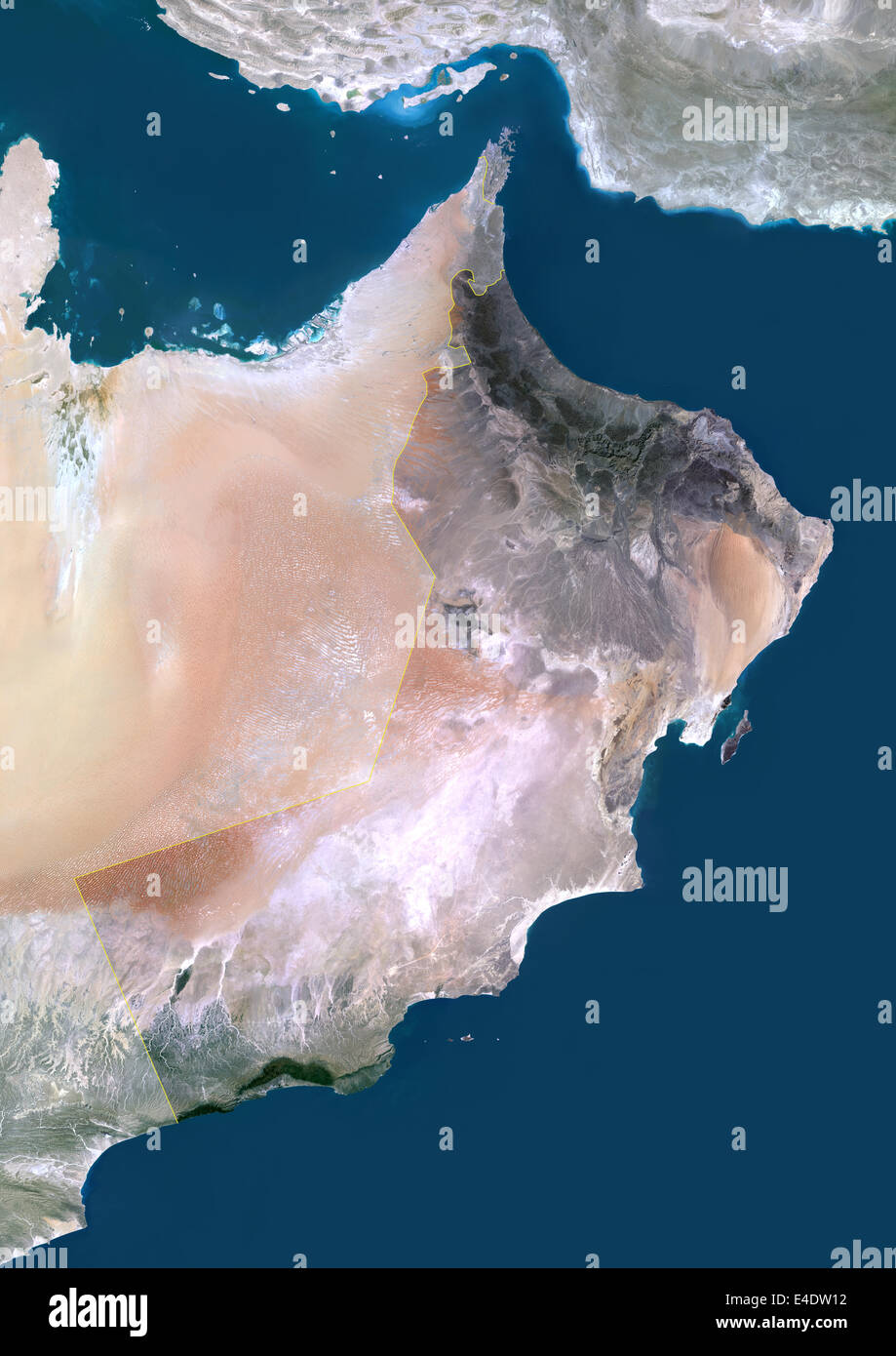Oman, Medio Oriente, Asia, True Color satellitare immagine con bordo e maschera. Vista satellitare di Oman (con bordo e maschera). Questo mi Foto Stock
