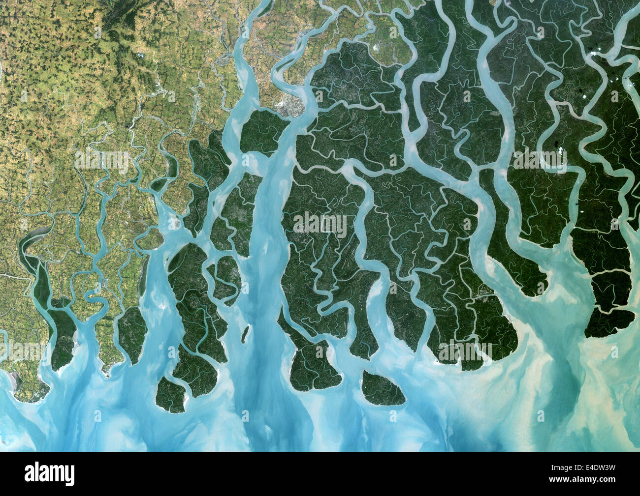 Delta del Gange, India e Bangladesh, True Color immagine satellitare. True color satellitare immagine del Fiume Gange che forma una e Foto Stock