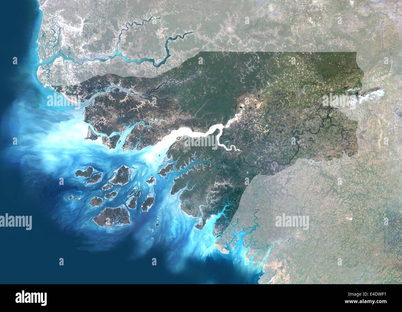 La Guinea Bissau, Africa, True Color satellitare immagine con maschera. Vista satellitare della Guinea Bissau (con maschera). Questa immagine è stata konnexion Foto Stock