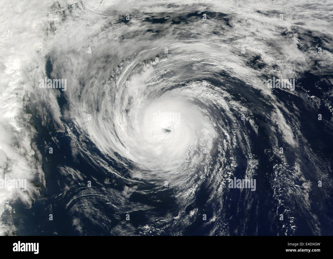 Uragano Humberto, Oceano Atlantico, nel 2001, vero colore immagine satellitare. Uragano Humberto il 26 settembre 2001 su Atlan Foto Stock