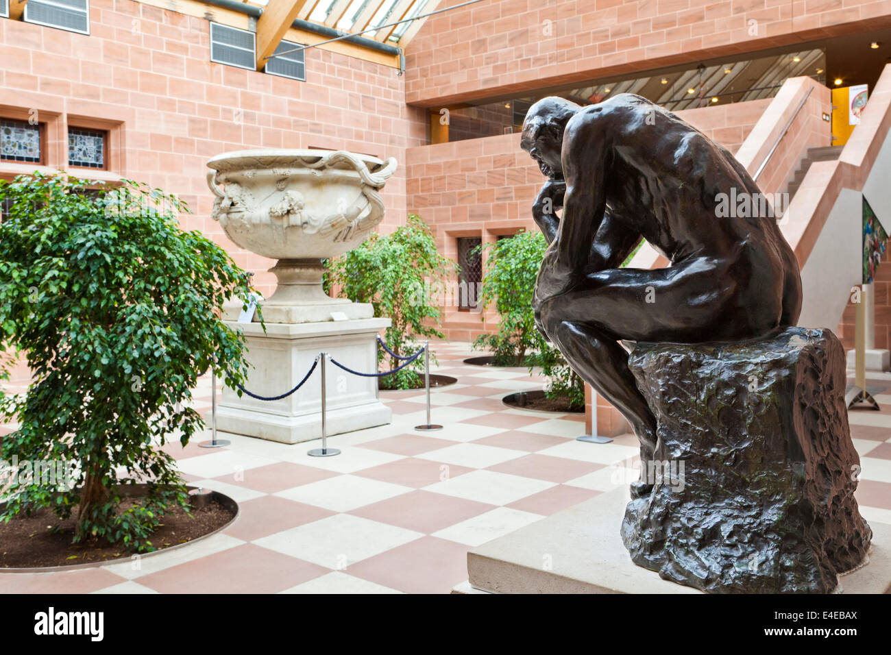 Il pensatore di Auguste Rodin in la Burrell Collection di Glasgow Scotland Regno Unito Foto Stock