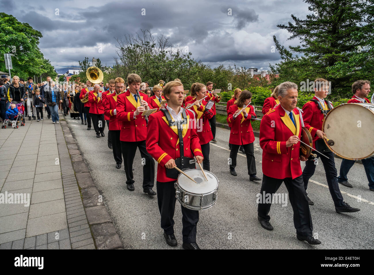 Marching Band in parata. Islanda giorno dell indipendenza, Giugno 17th. Reykjavik, Islanda Foto Stock