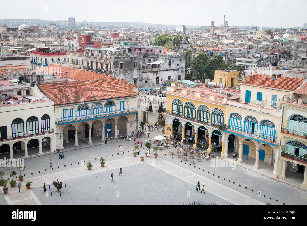 Plaza Vieja, Havana Vieja (l'Avana Vecchia), Havana, Cuba Foto Stock