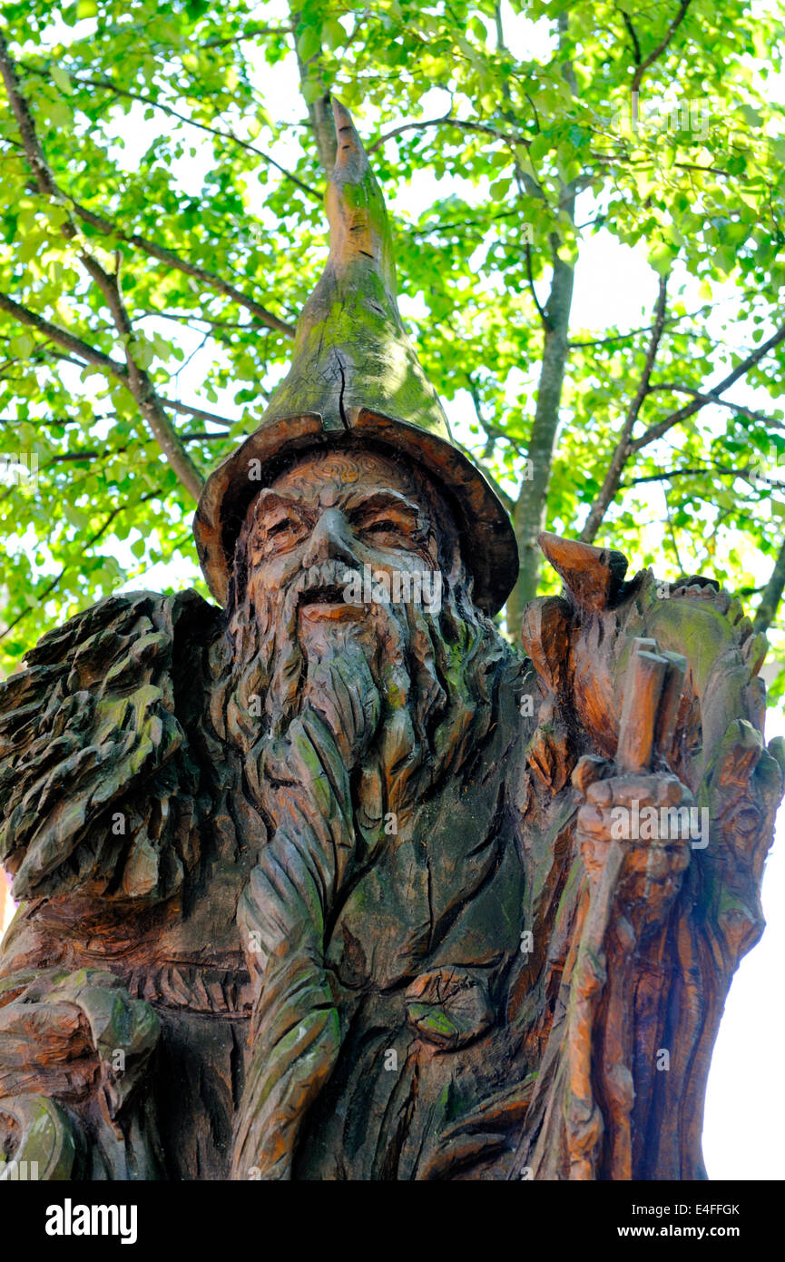 Statura di Mago Merlino città di Carmarthen, Wales, Regno Unito Foto Stock