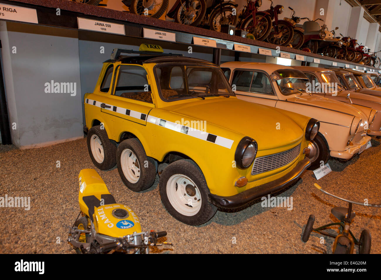 Auto Auto museo delle vecchie auto,Terezin Repubblica Ceca. Sei trabant a ruote Foto Stock