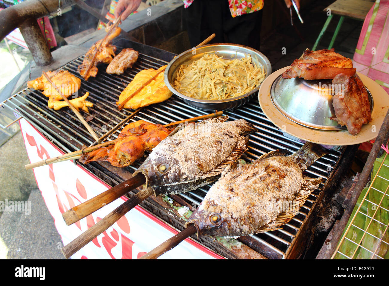 Pollo alla griglia , cibo tailandese Foto Stock