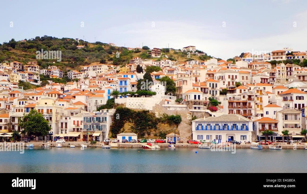 Città di Skopelos e Harbour Sporadi isola Grecia UE Unione europea EUROPA Foto Stock