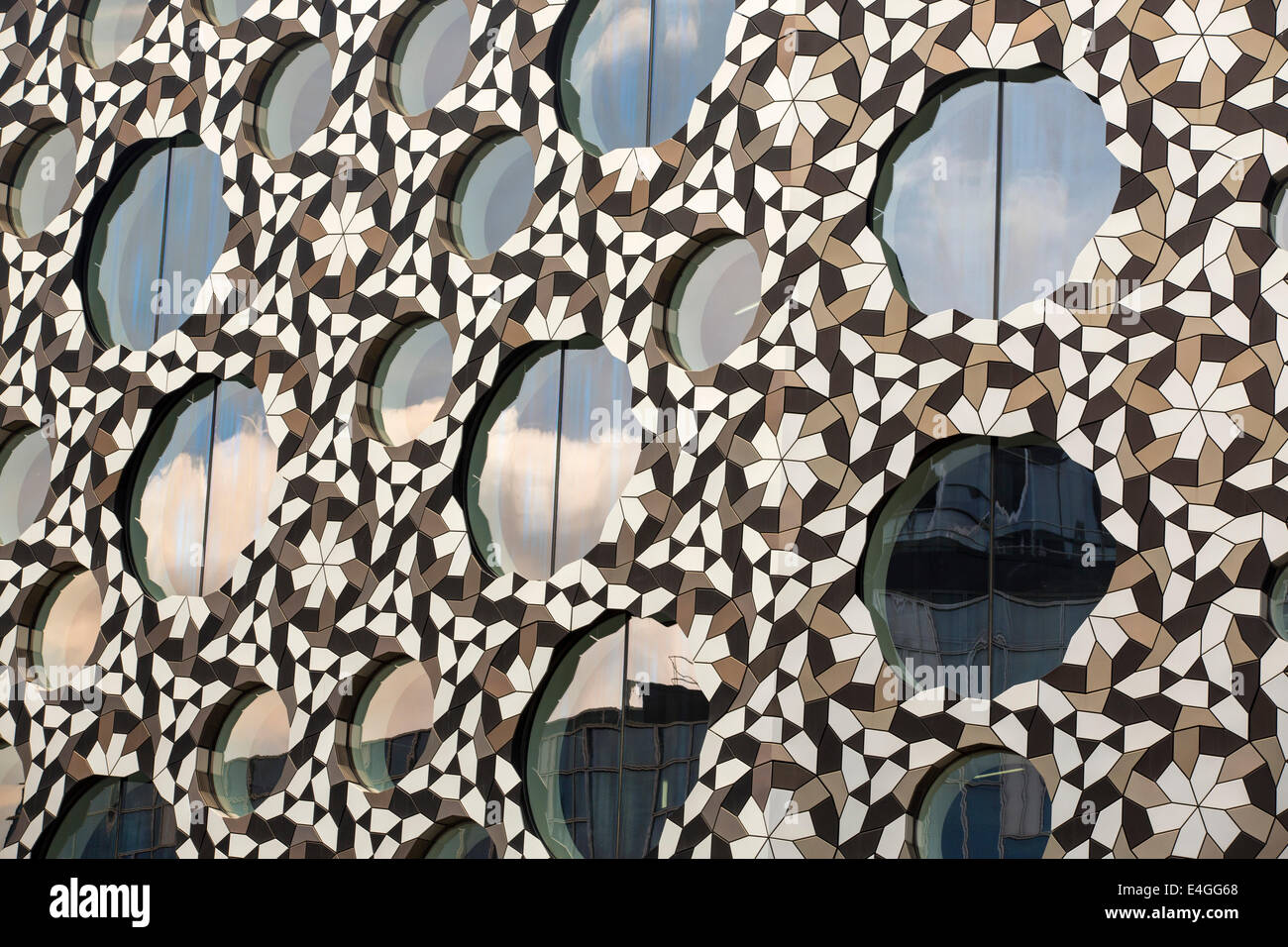 Il Ravensbourne, College of Design e Comunicazione, vicino all'O2 Arena di Greenwich, Londra, Regno Unito. Foto Stock