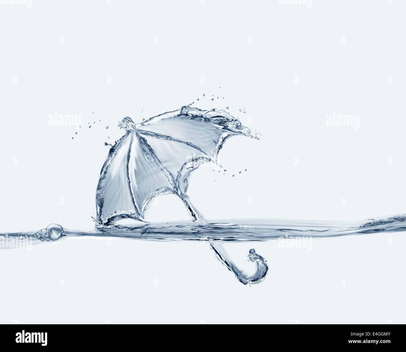 Acqua blu ombrello Foto Stock