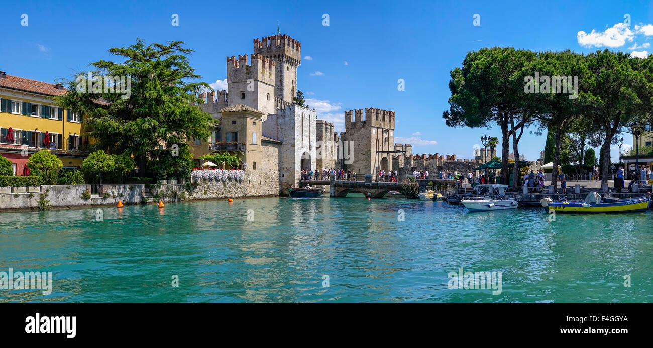 Castello Scaligero (Castello Scaligero) a Sirmione sul Lago di Garda, Lombardia, Italia, Europa Foto Stock