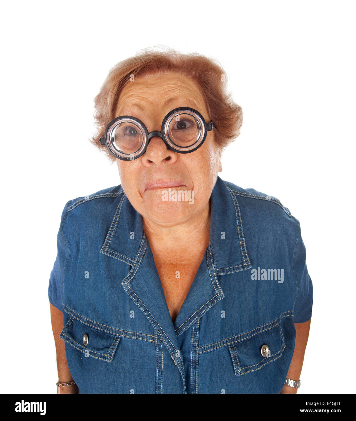 Donna anziana sorpreso con occhiali buffi su bianco Foto stock - Alamy