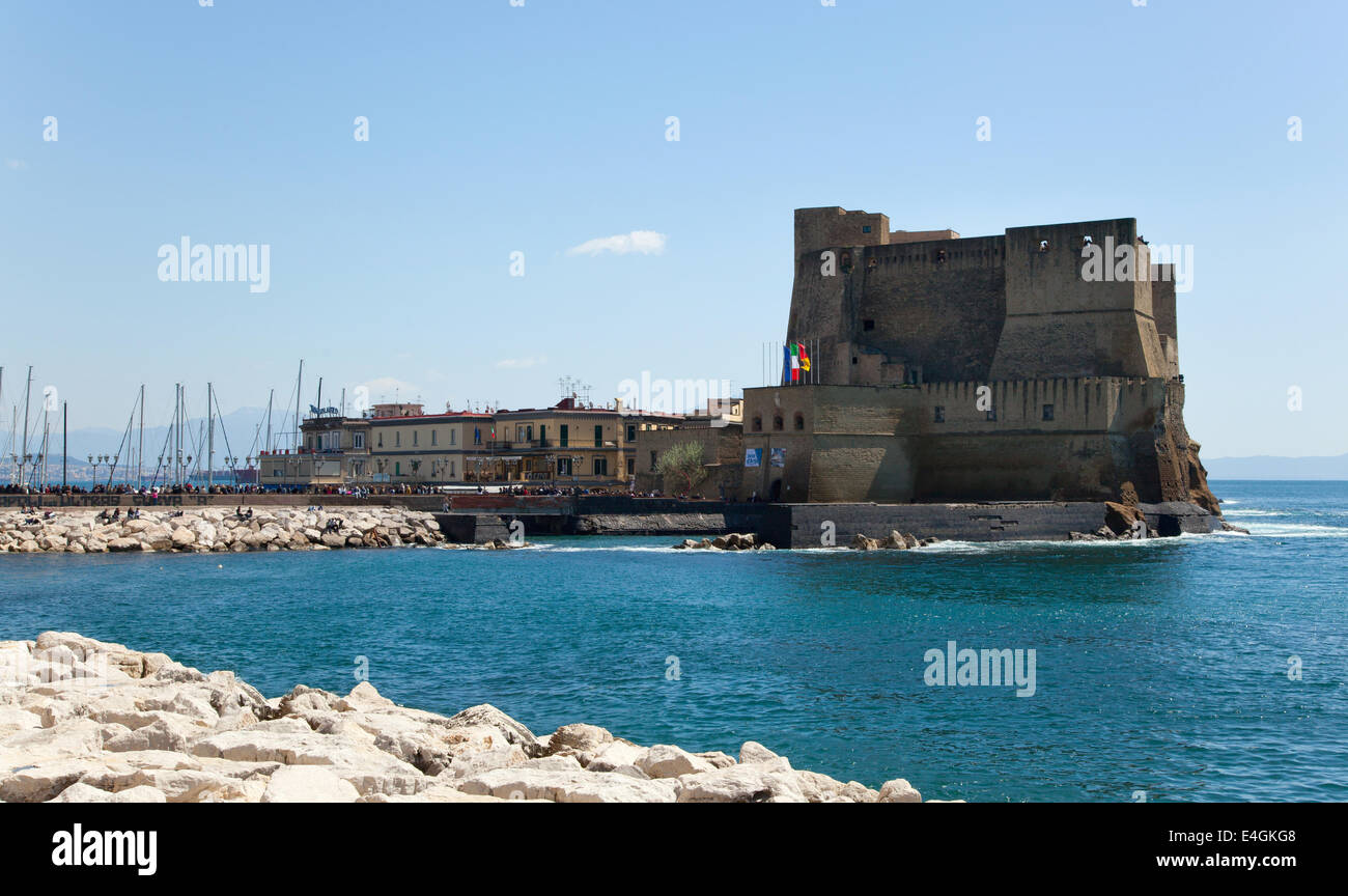 Castel dell'Ovo fortezza nel Golfo di Napoli. Foto Stock