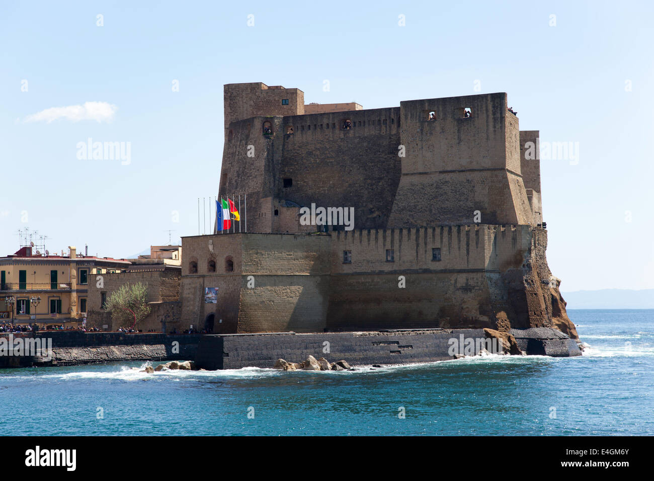 Castel dell'Ovo fortezza nel Golfo di Napoli. Foto Stock