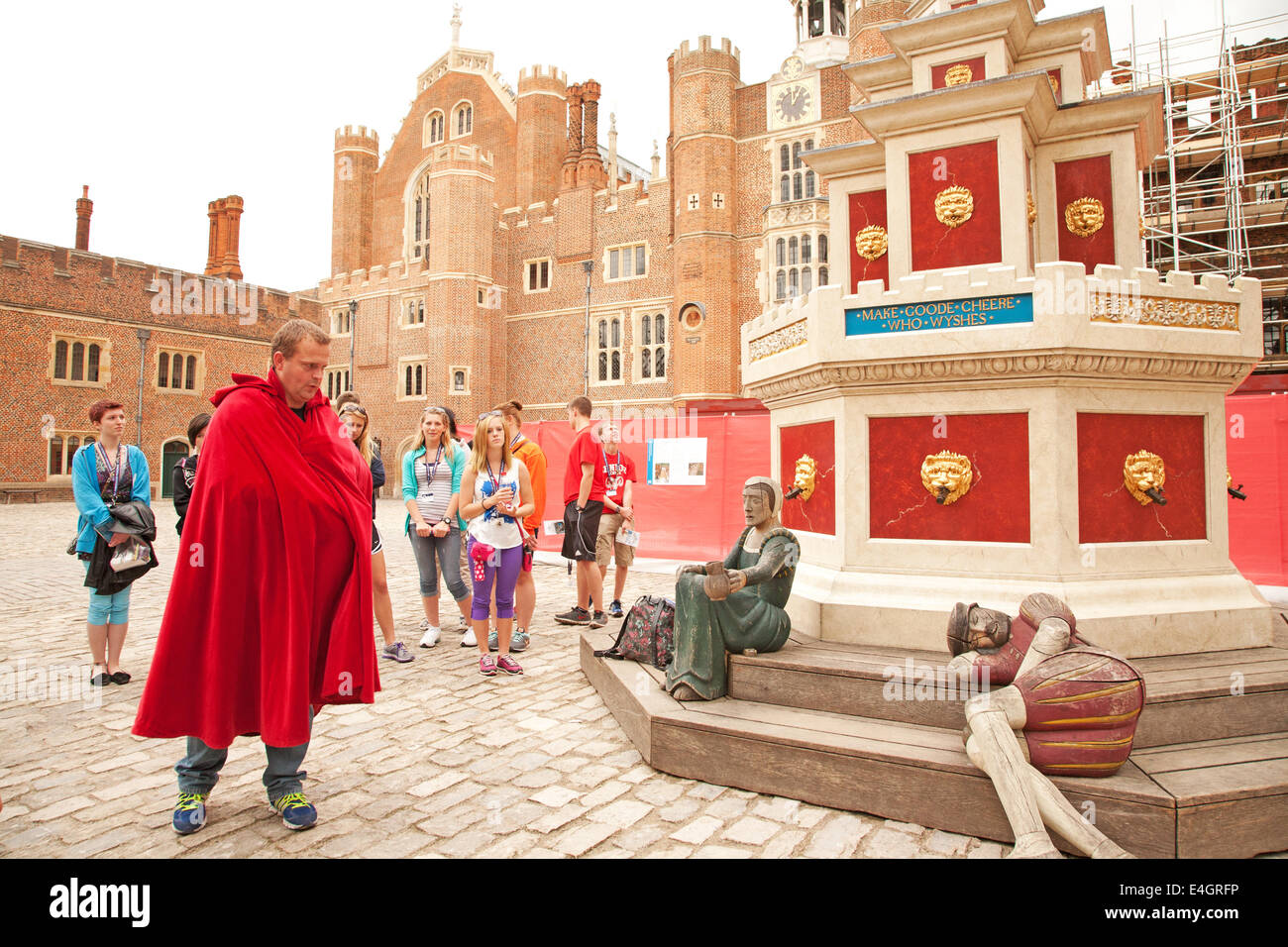 La fontana del vino in corte di base,l'Hampton Court Palace,UK Foto Stock