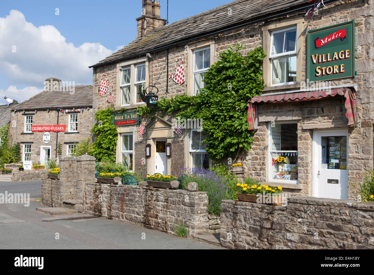 Un village cafe in Muker, Swaledale, Yorkshire Dales National Park, North Yorkshire, Inghilterra, Regno Unito Foto Stock