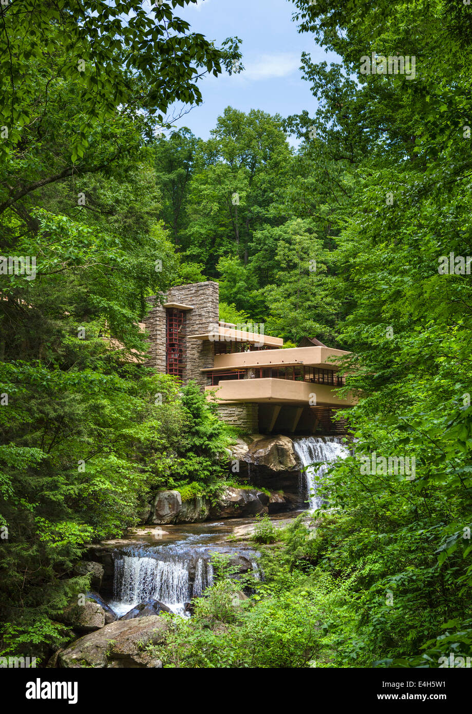 Frank Lloyd Wright Fallingwater progettato o Kauffmann Residence in Mill Run, Laurel Highlands, Pennsylvania, STATI UNITI D'AMERICA Foto Stock
