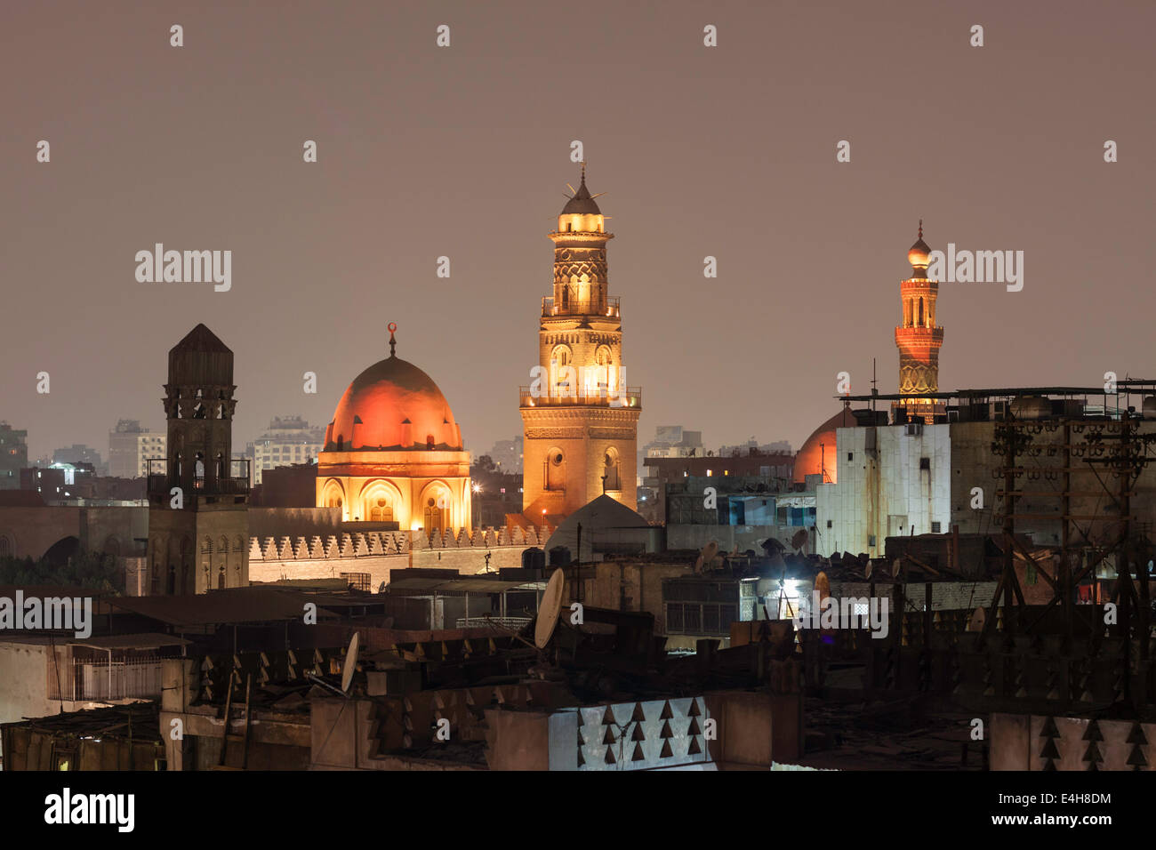 Cairo islamico tetti e minareti al crepuscolo, Egitto Foto Stock