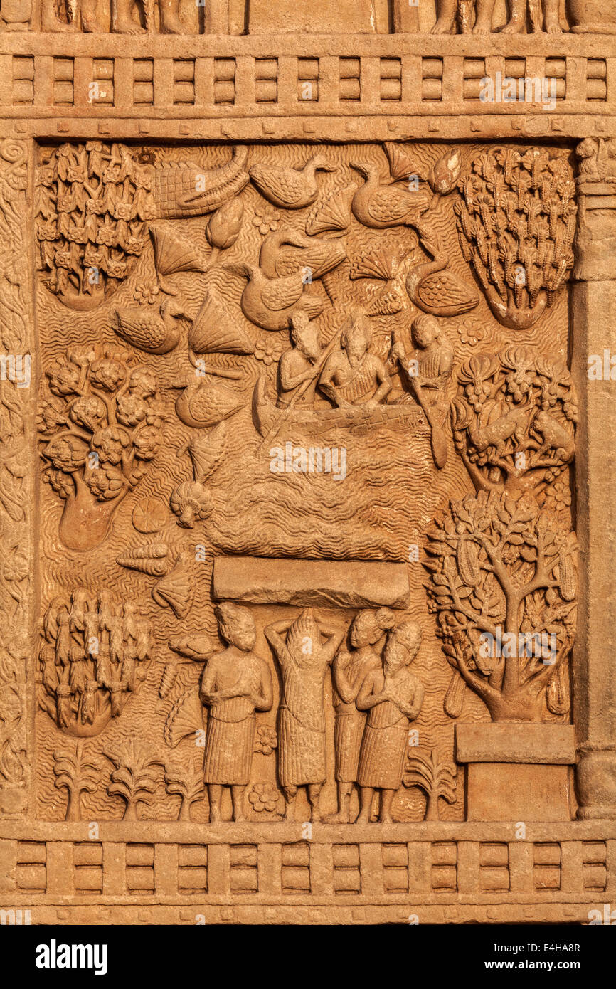 Decorazione Gateway bassorilievo di grande Stupa - antico monumento buddista. Sanchi, Madhya Pradesh, India Foto Stock