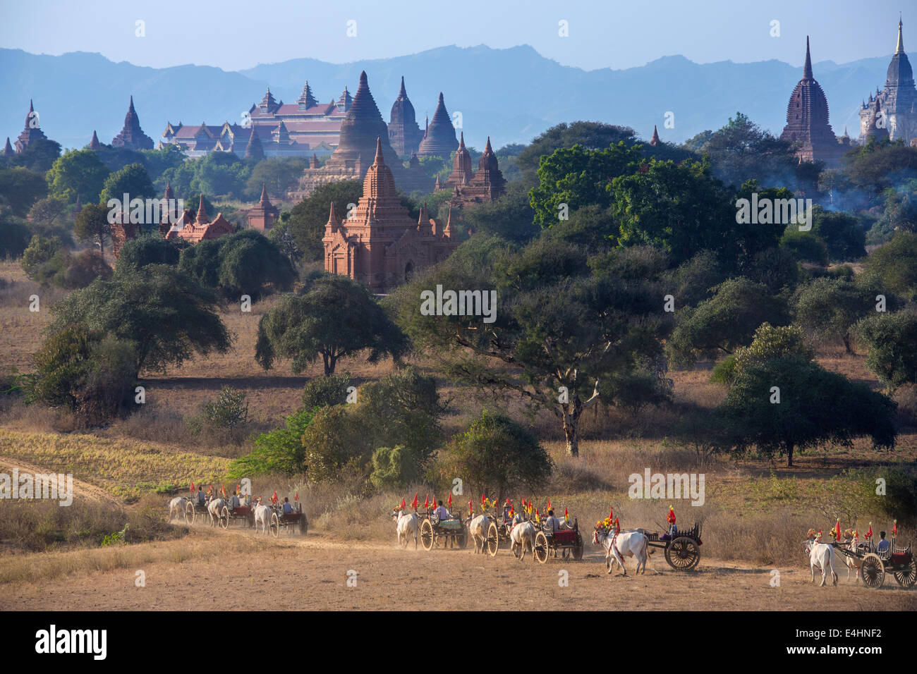 Templi della zona archeologica della città antica di Bagan in Myanmar (Birmania) Foto Stock