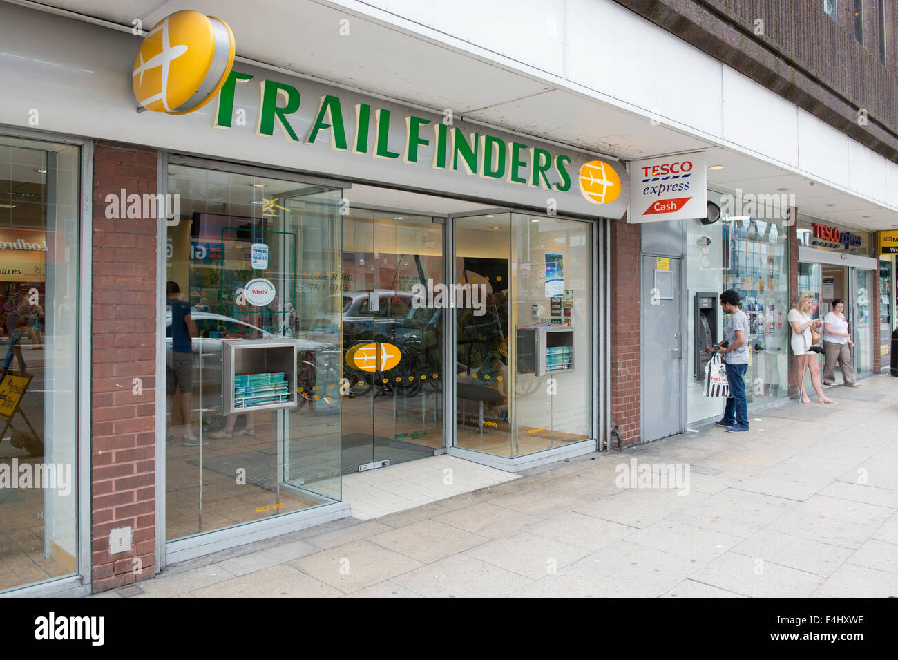 Il negozio la vetrina di un ramo di Trailfinders agente di viaggio su Deansgate Manchester, UK. Foto Stock
