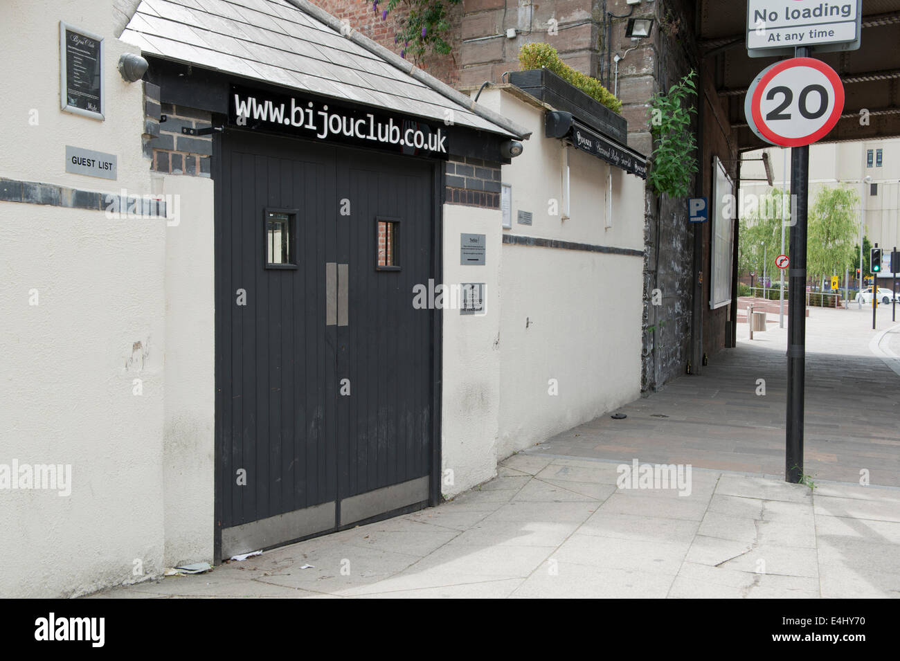 L ingresso del Bijou Club locale notturno situato sulla Chapel Street a Manchester. Foto Stock