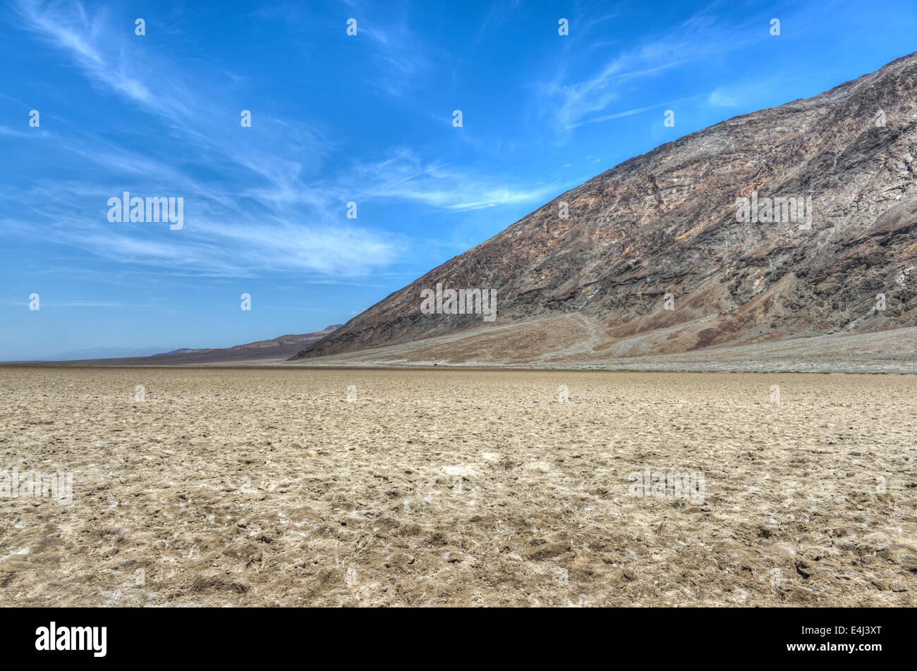 Punto Badwater, Death Valley, Stati Uniti d'America. Uno dei luoghi più caldi del pianeta. Nota per il sapore amaro della sua acqua. Foto Stock