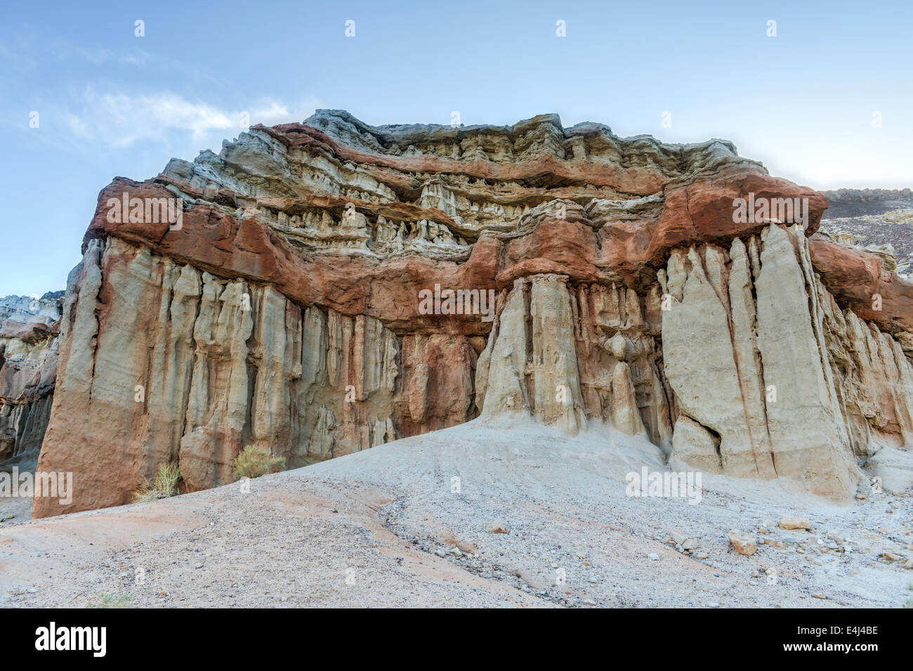 Il Red Rock Canyon State Park in Kern County, California, Stati Uniti d'America con scenic deserto scogliere, buttes & spettacolari formazioni rocciose. Foto Stock