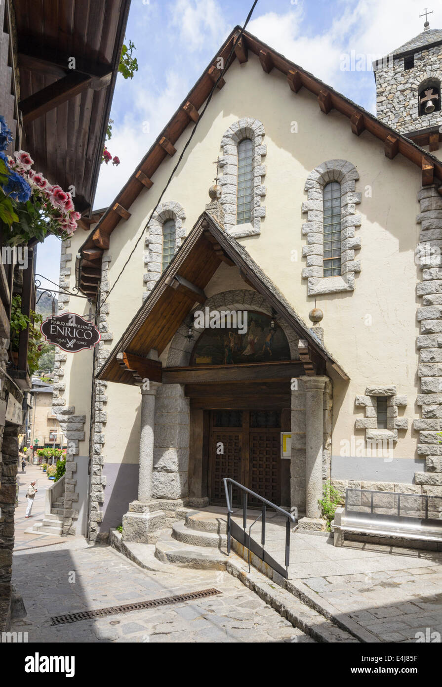 Chiesa di Sant Esteve, Placa del Princep Benlloch, Andorra la Vella, Andorra Foto Stock