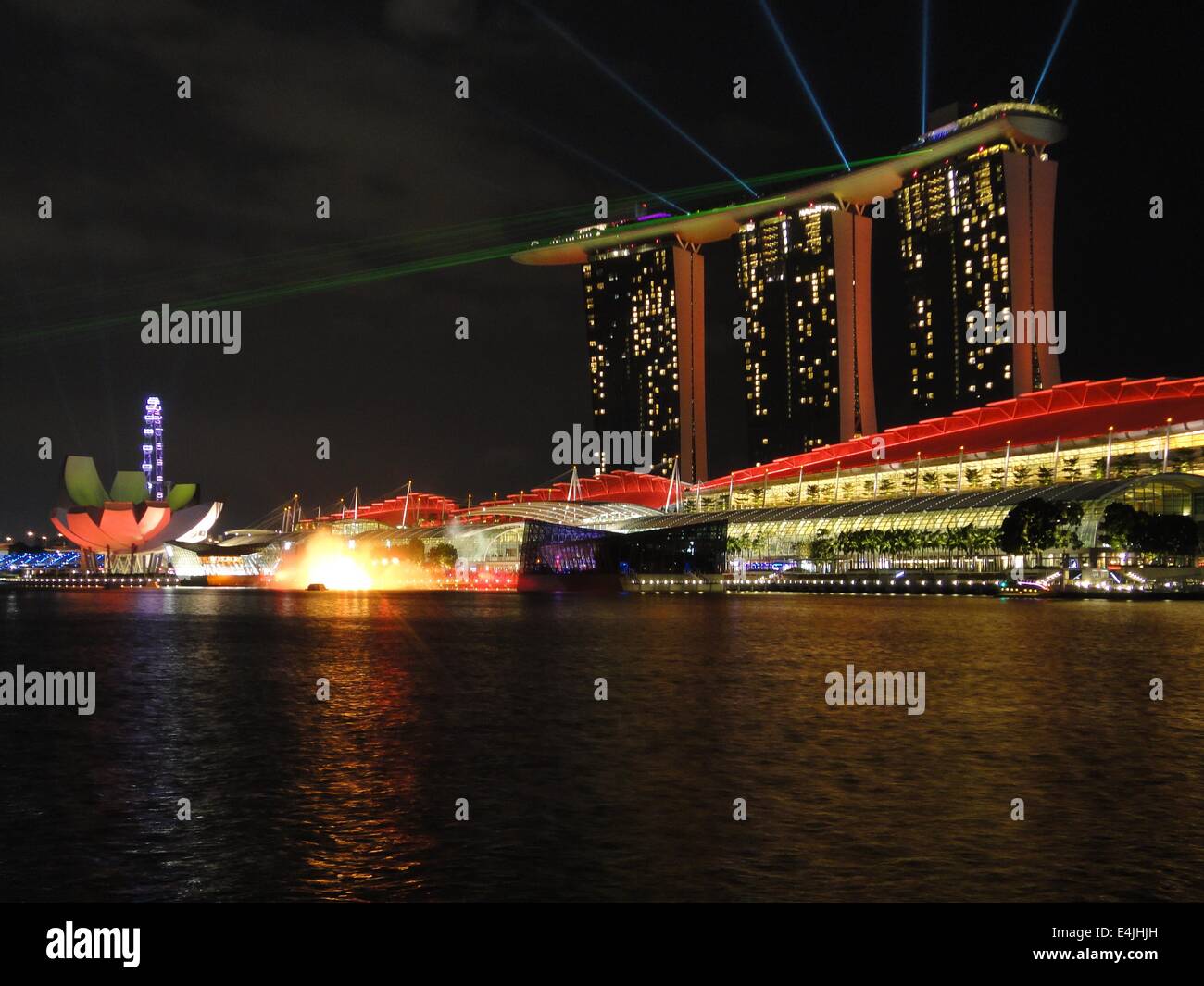 Il laser show di Marina Bay Sands, Singapore Foto Stock