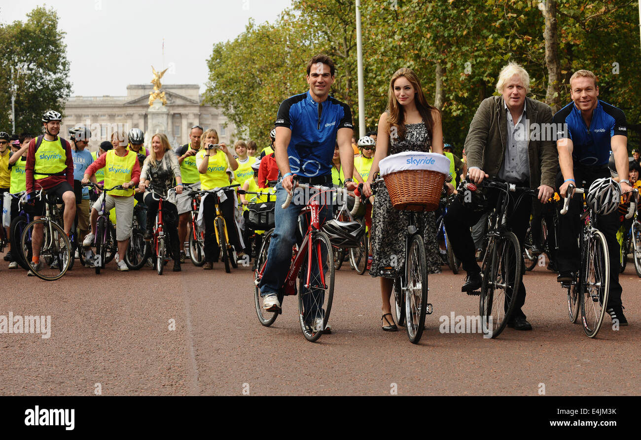 Londra, Regno Unito. Xx Settembre, 2009. Gethin Jones, Kelly Brook, Boris Johnson e Sir Chris Hoy frequentare un photocall per il sindaco di Londra Skyride a The Mall. © Ferdaus Shamim/ZUMA filo/Alamy Live News Foto Stock