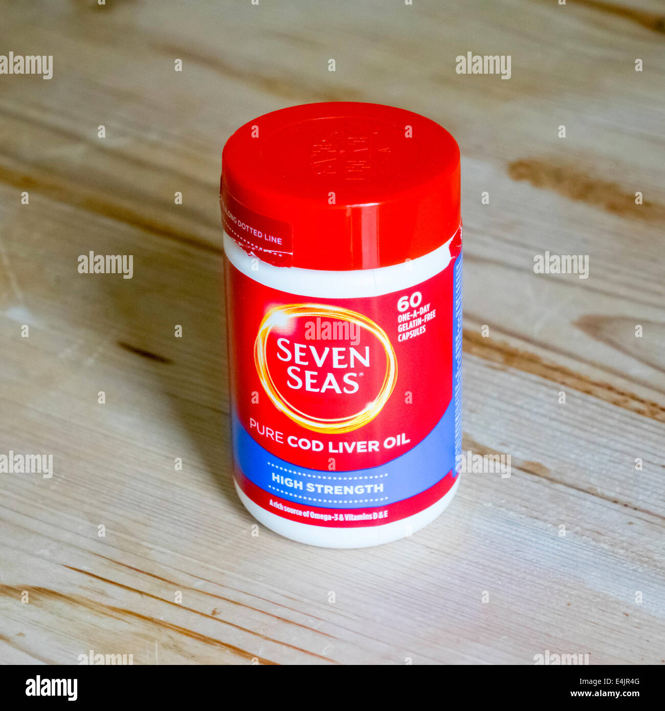 Vasetto di vitamina sette mari olio di fegato di merluzzo della salute alimentare uno al giorno supplemento capsule Foto Stock