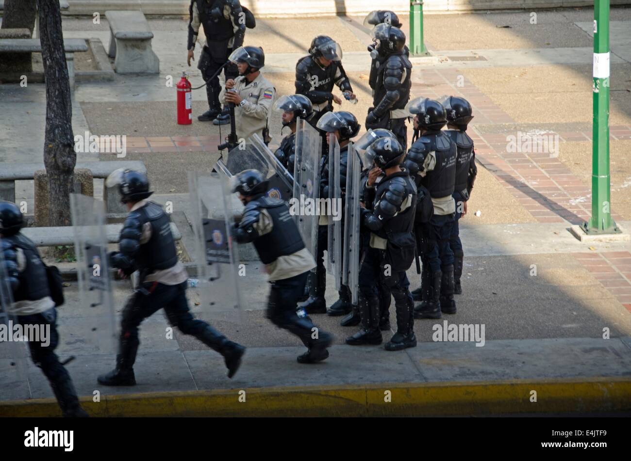 I venezuelani protesta en masse in rivale nel rally. Piazza Altamira. Caracas, Venezuela. Foto Stock