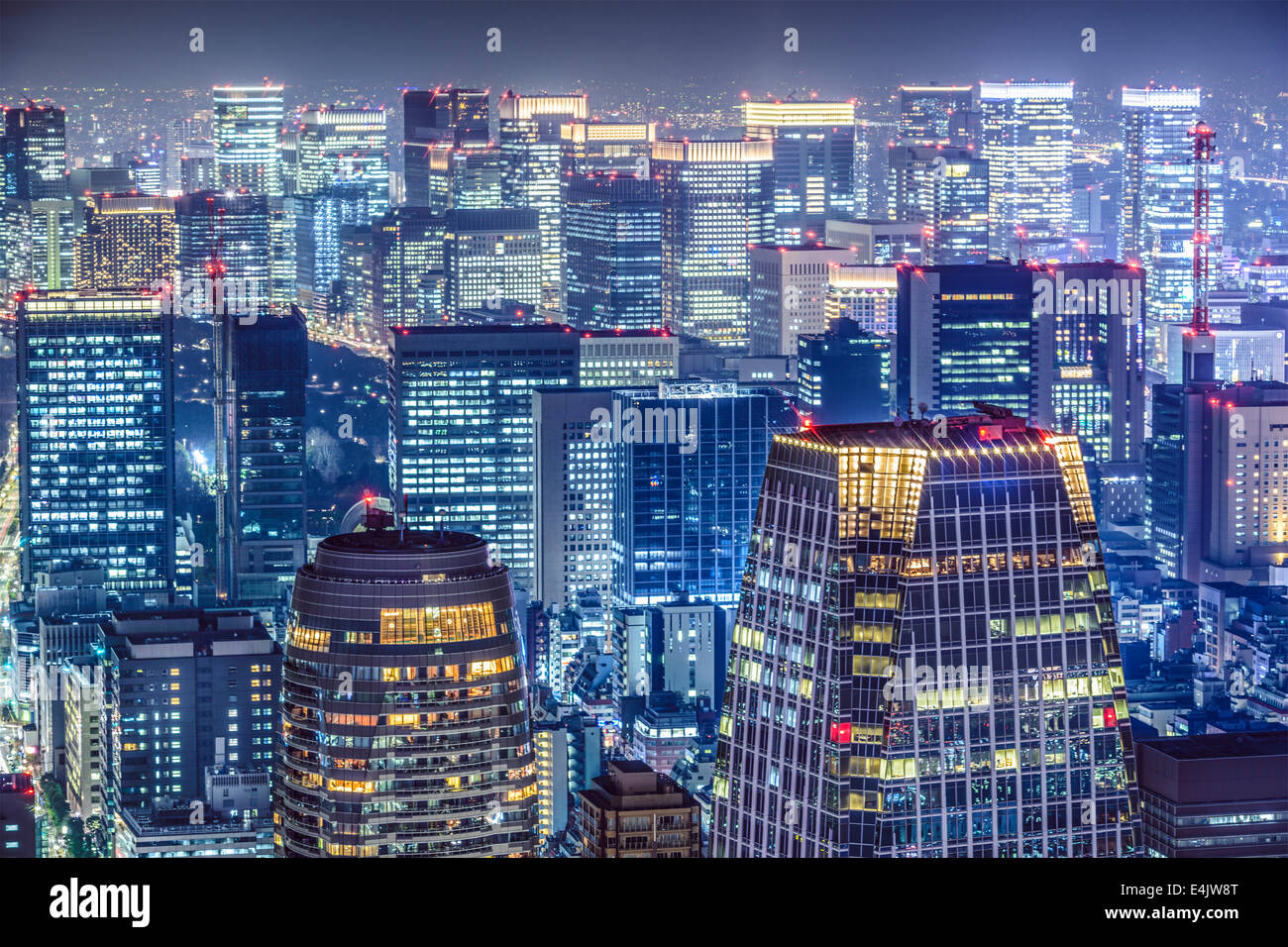 Tokyo, Giappone dense dello skyline della citta'. Foto Stock