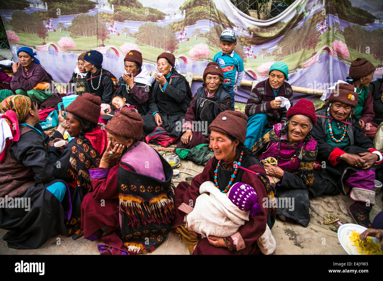 Il Tibetano la celebrazione dei matrimoni in Zanskar Valley, India del Nord. Foto Stock