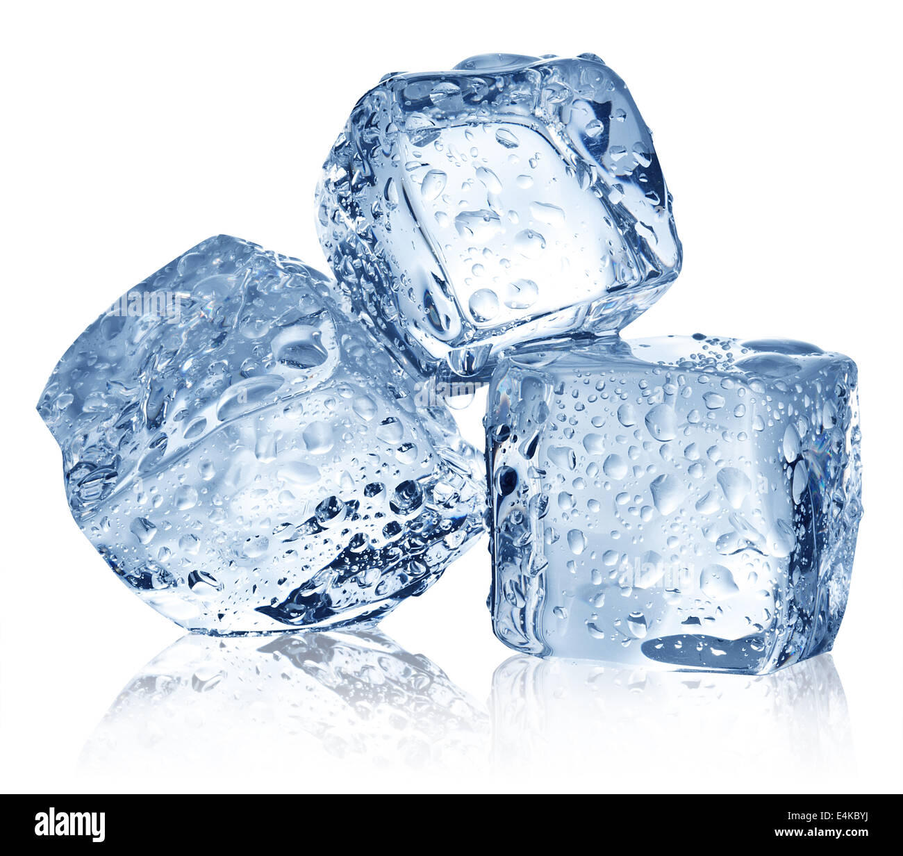 3 cubetti di ghiaccio su sfondo bianco. Panetti di clipping. Foto Stock