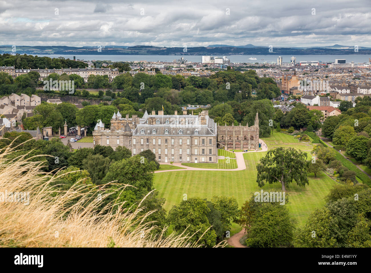 Vista di Edimburgo da Arthur del posto di guida Foto Stock