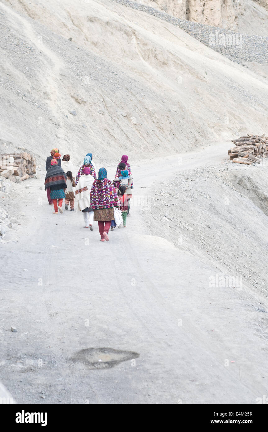 Donne locali in Dhankar, Spiti Valley, India. Foto Stock
