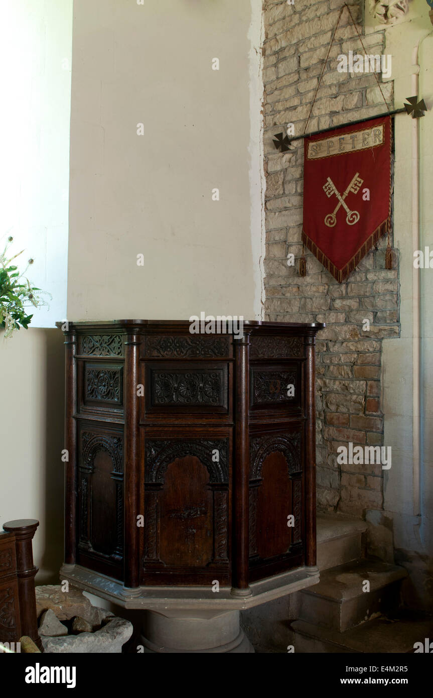 Il pulpito, San Pietro e la chiesa di San Paolo, maggiordomi Marston, Warwickshire, Inghilterra, Regno Unito Foto Stock