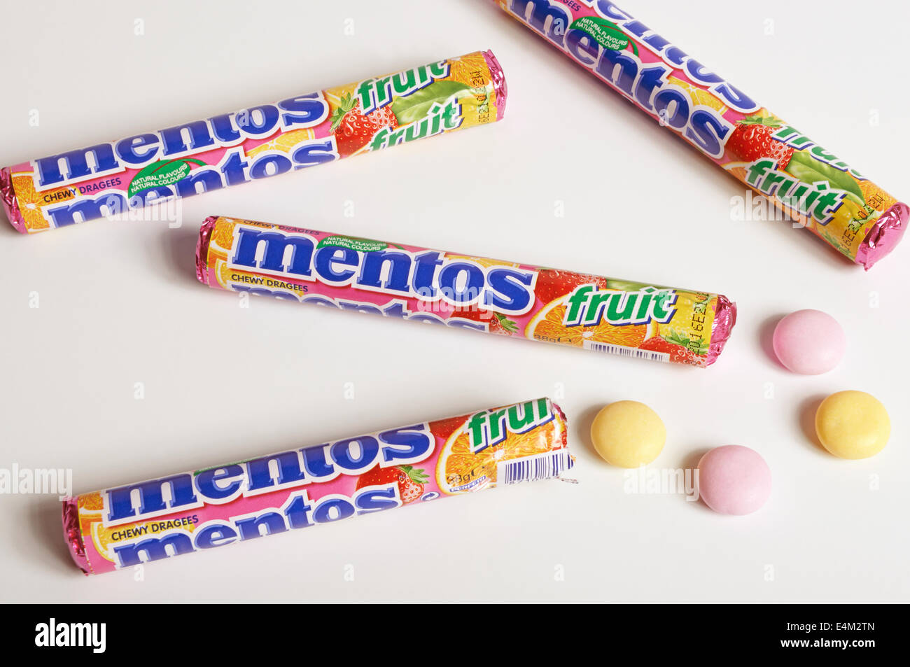 Quattro pack di frutta Mentos fragranti dolci Foto Stock